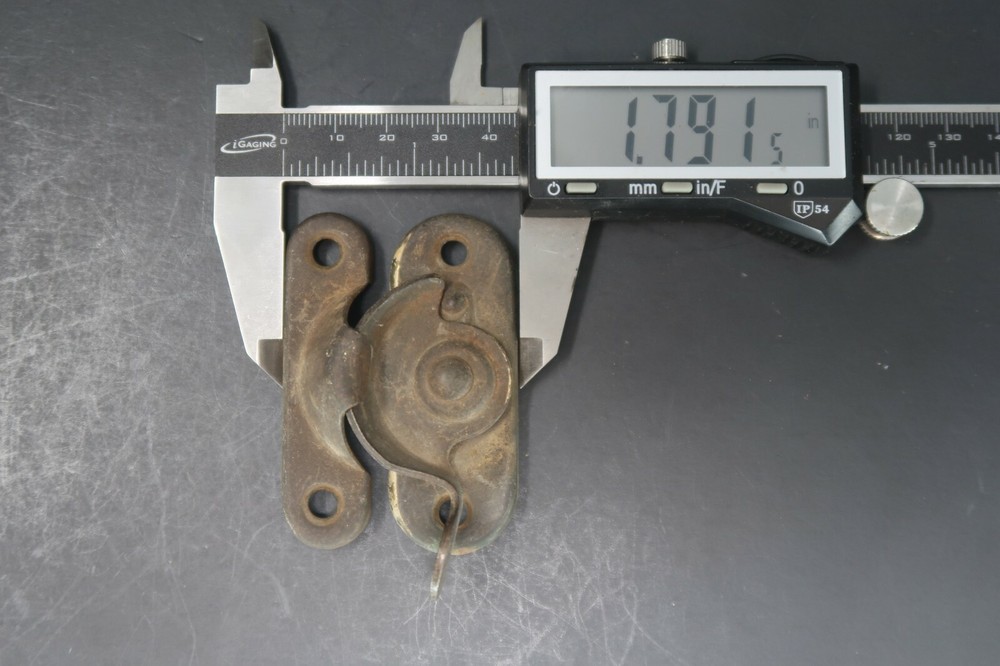 Vintage Window Latch Sash Lock With Lifter (V)