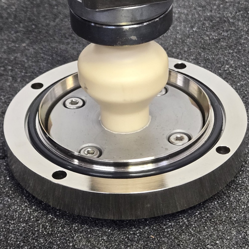 Rigaku Cathode/Filament Holder TTRAX III