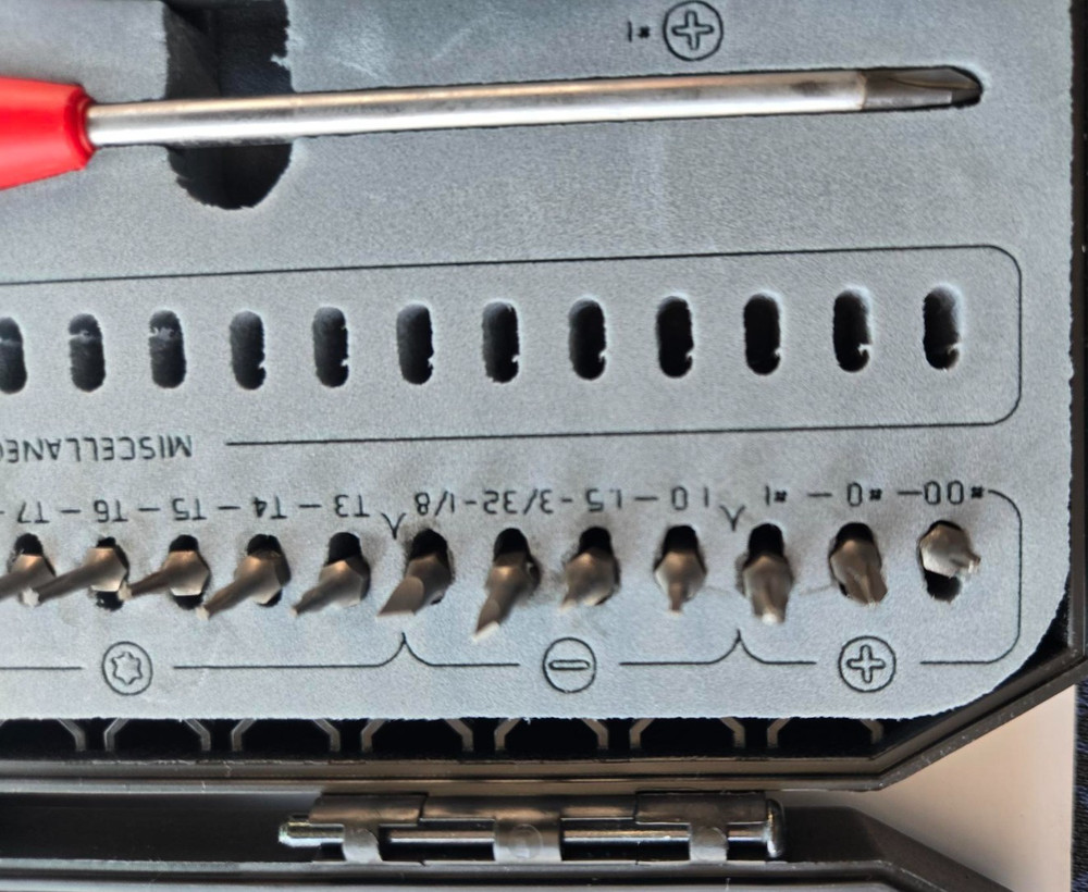 Snap on Tools 25 Pcs Electronic Interchangeable Mini Screwdriver Bit Set NEW !!!