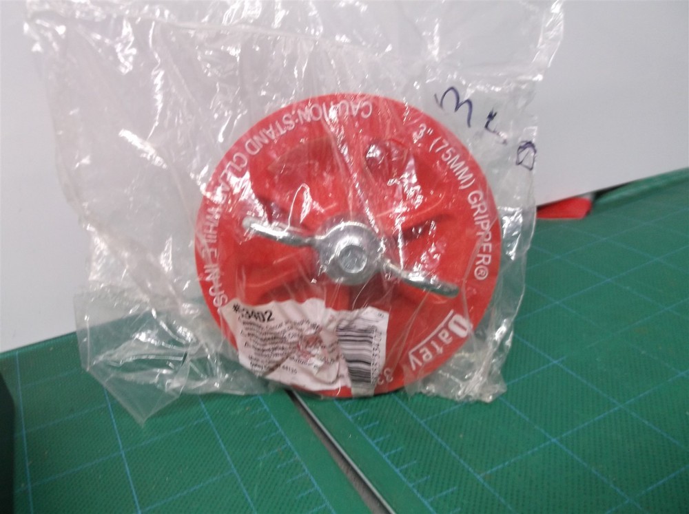 33402 Gripper 3 in. Plastic Mechanical Test Plug