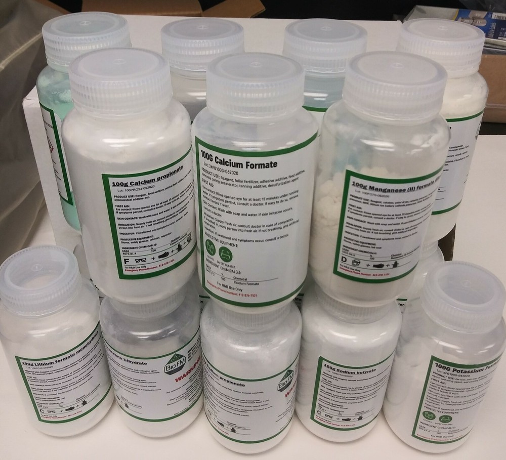 Magnesium acetate tetrahydrate