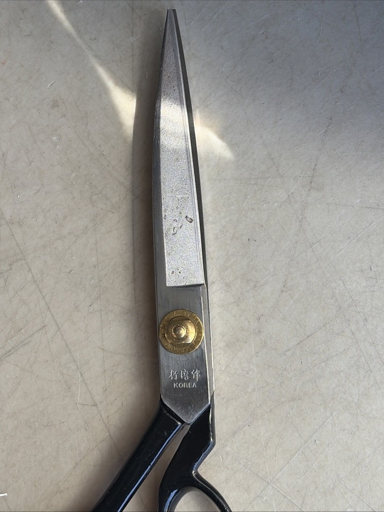 Dragonfly Professional Tailoring Scissors A240 10 1/2”