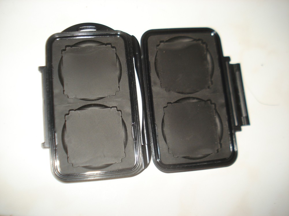 LikeNew Pelican #0940 Compact Flash Memory Case - Holding 4 CF card