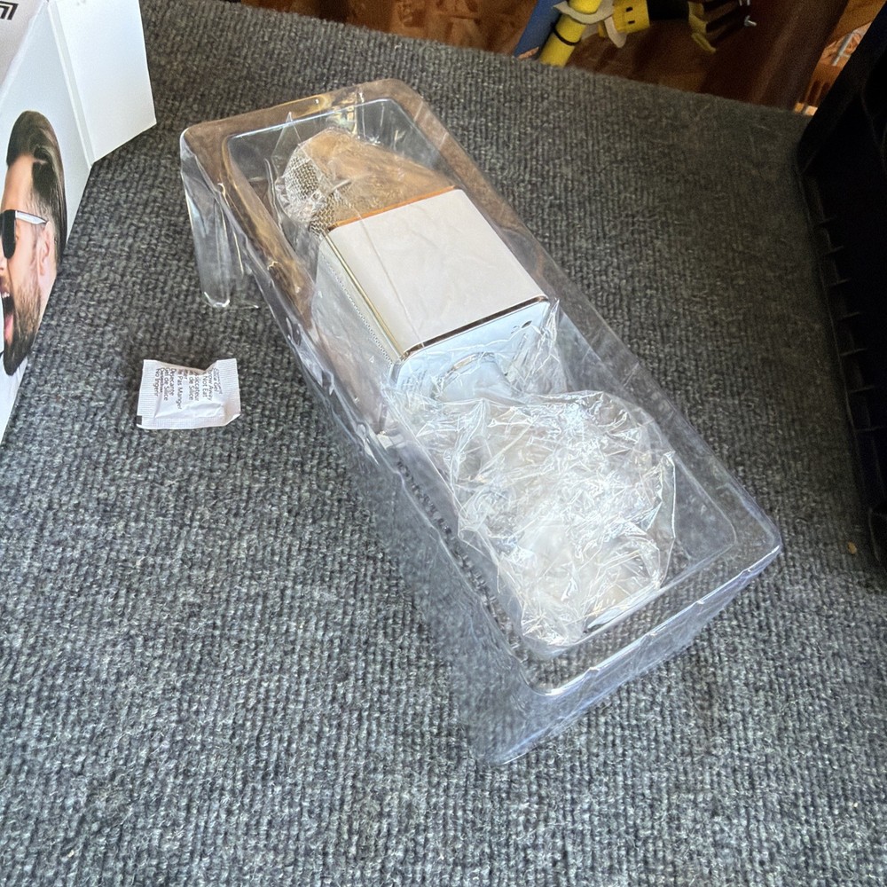 Sharper Image Bluetooth Karaoke Microphone Silver New