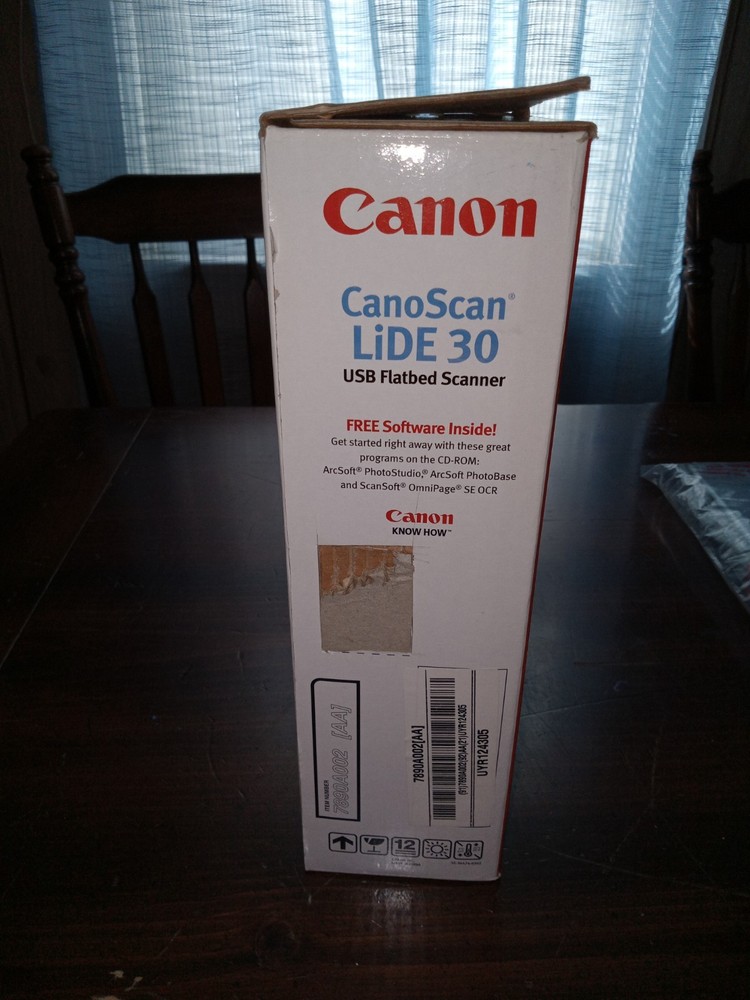 CANON "CanoScan LiDe 20" USB Flatbed Scanner • Cord • Stand • Disc *UNTESTED*