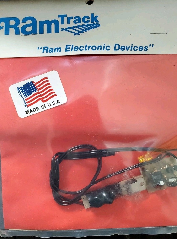 Ram Track Single Adjustment Rate Strobe Light 9 Volt
