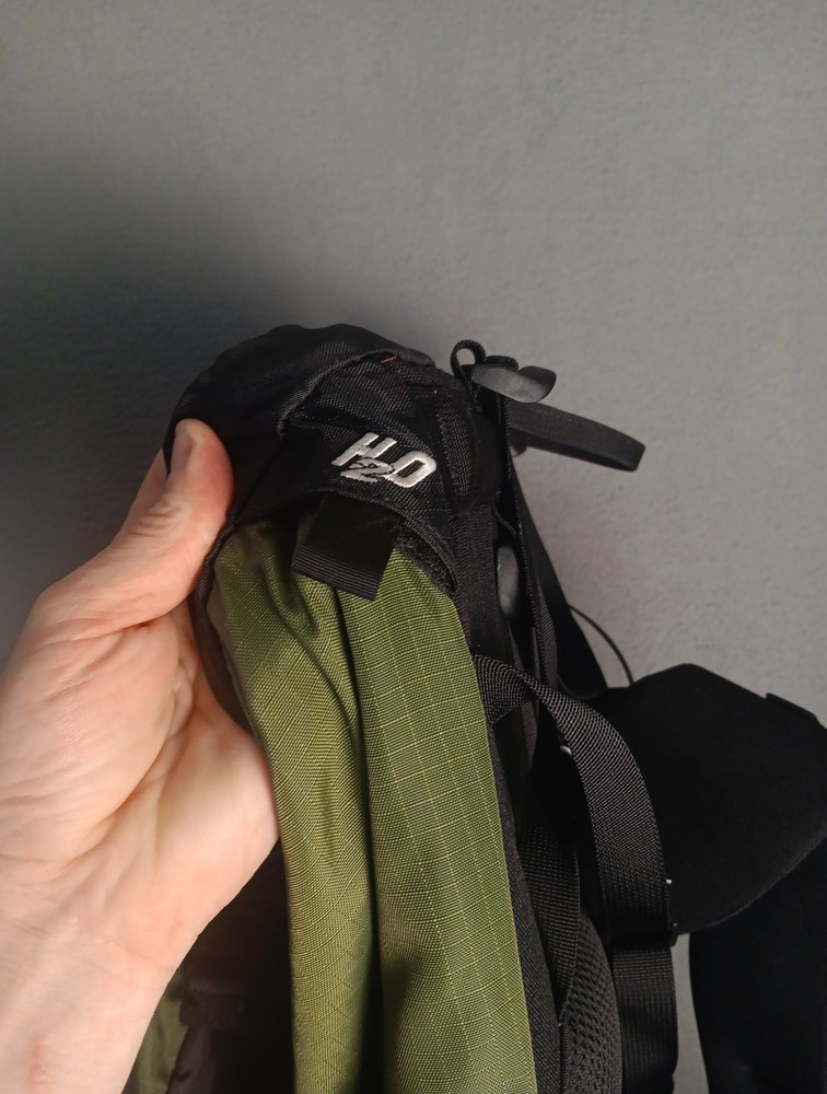L.L.Bean Large 30" H2O Hydration Hiking Backpack Internal Frame Unused Bladder