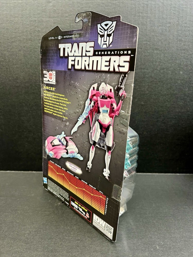 TRANSFORMERS GENERATIONS 2014 Thrilling 30 Deluxe Class ARCEE - MOSC!