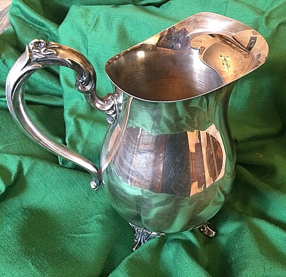 Vintage Oneida Pitcher Silverplated Beverage Water 64oz