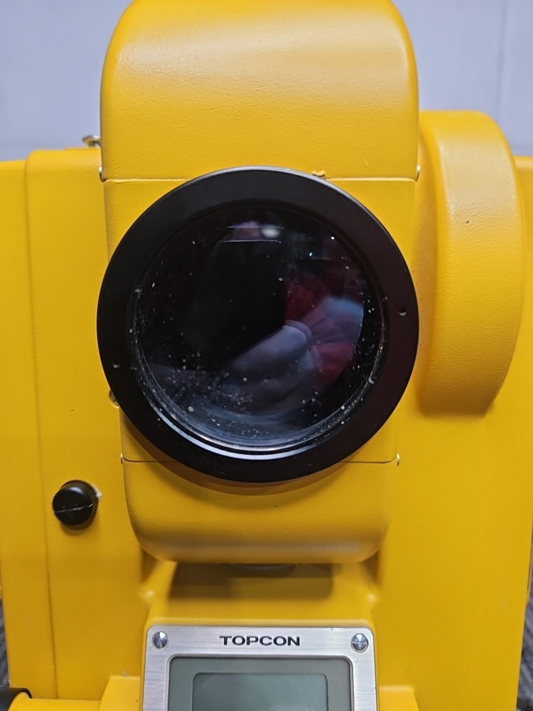 Topcon GTS-3B Total Station + Case - READ