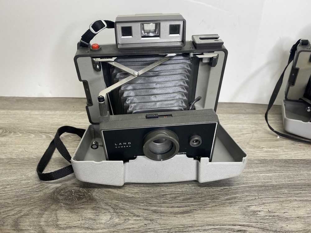 Pair of Polaroid Land Camera Countdown 70 With Case & Flash *Untested*