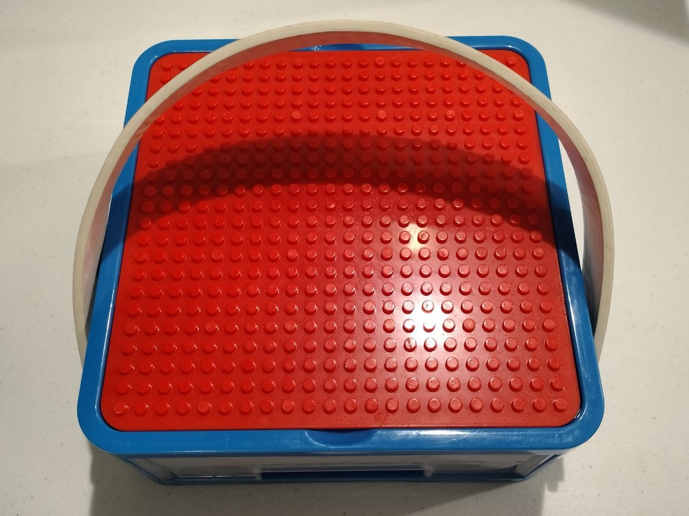 Retainer Lego Compatible Storage Container with Baseplate Top