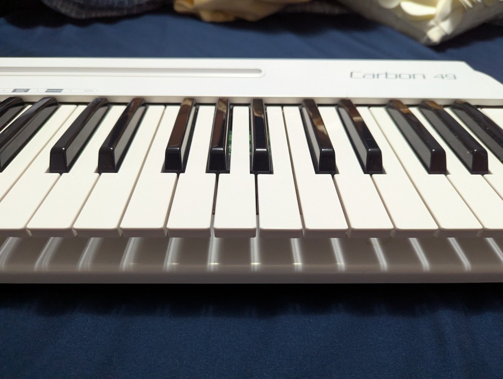 Samson Carbon 49 USB White MIDI Keyboard Software Controller