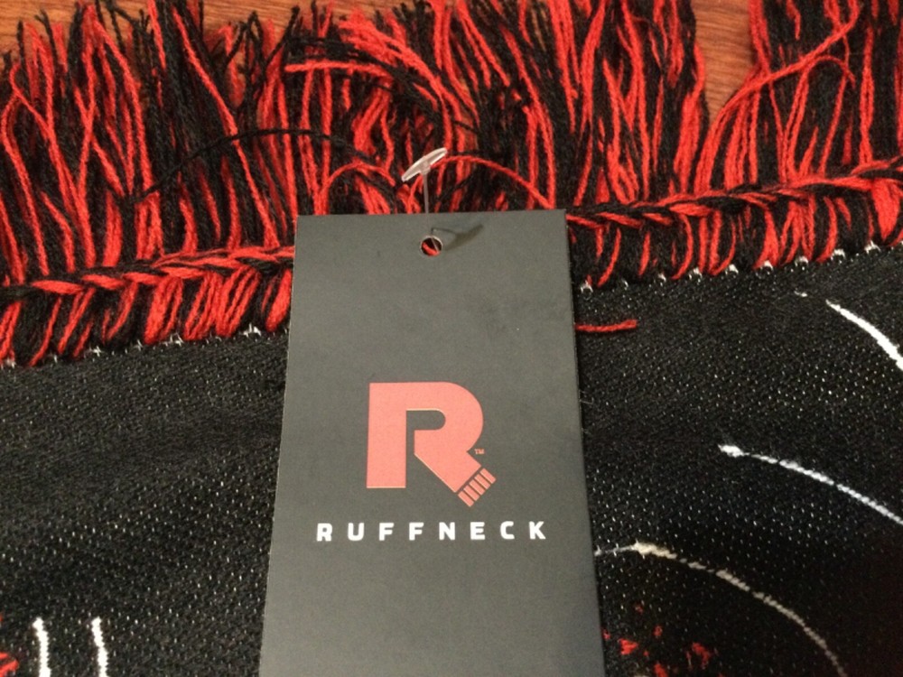 OFFICIAL KISS SCARF NEW YORK CITY NYC FINAL SHOWS POP UP MSG THE GARDEN RUFFNECK