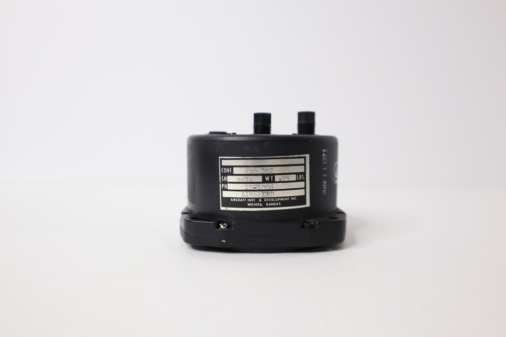 Aircraft Instrument & Development 11-1004 Airspeed Indicator