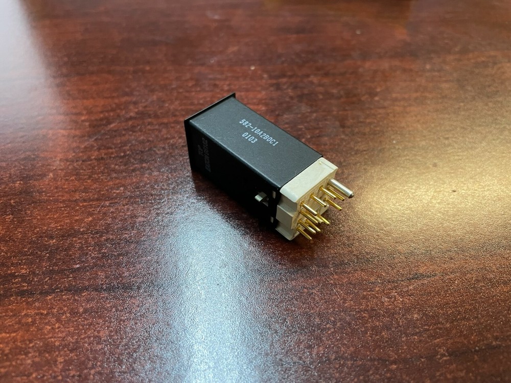 Eaton Push Button Switch 582-10A2B0C1