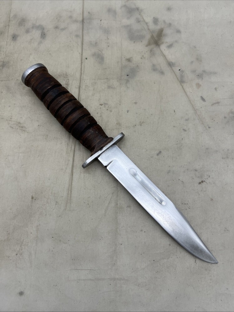 WW2 US Kutmaster Fighting Knife With Leather Sheath (FF619