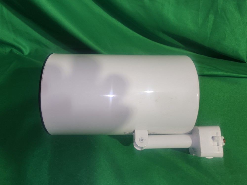 CONTECH CTL130-P Flat Back CYLINDER WHITE TRACK HEAD w/Bulb Untested