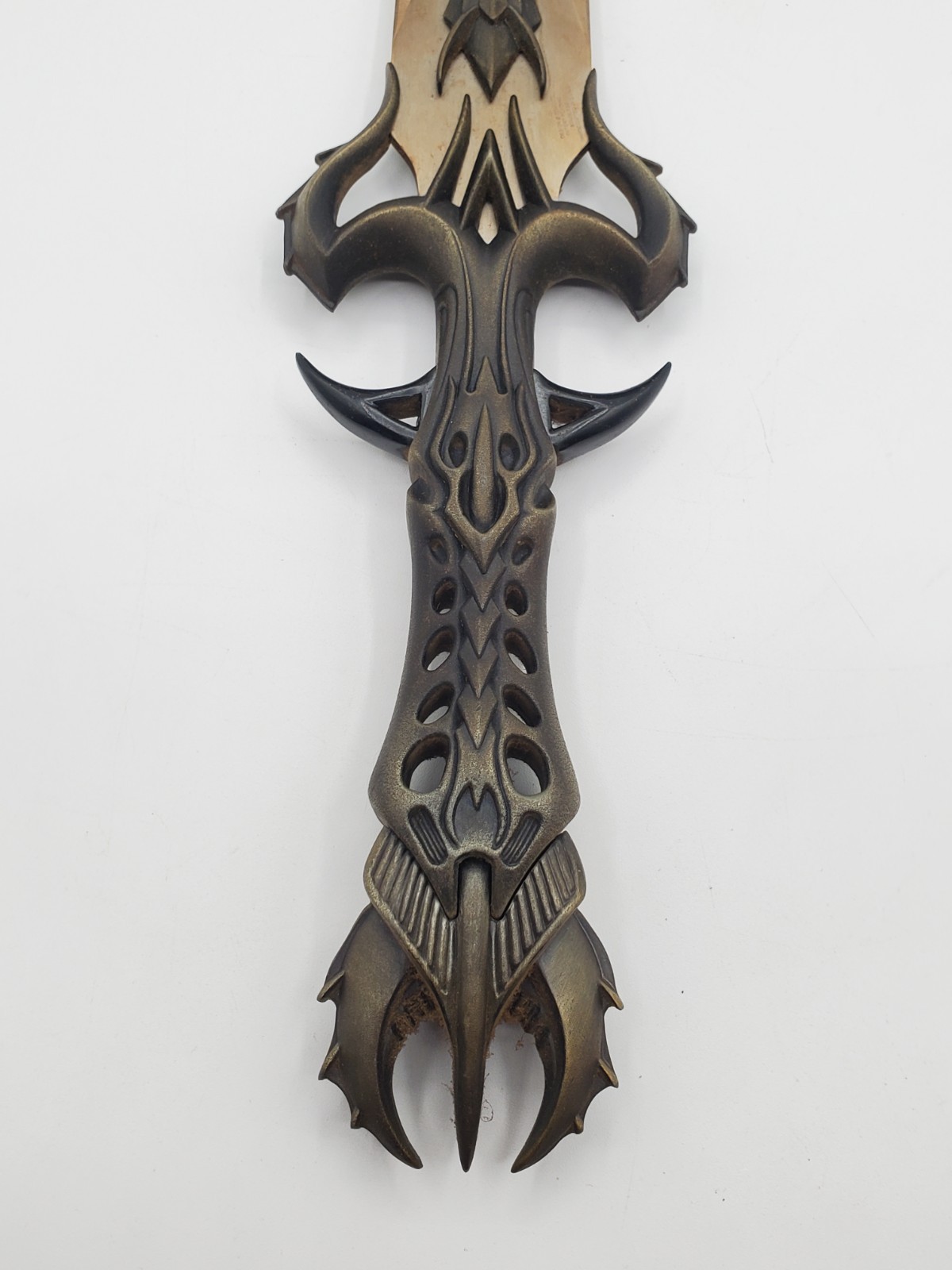 United Cutlery UC1404 Blades of Atlantis Triton's Blade With Stand And Box