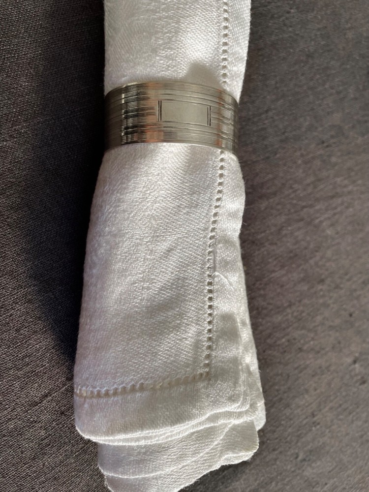 ANTIQUE STERLING SILVER NAPKIN RING