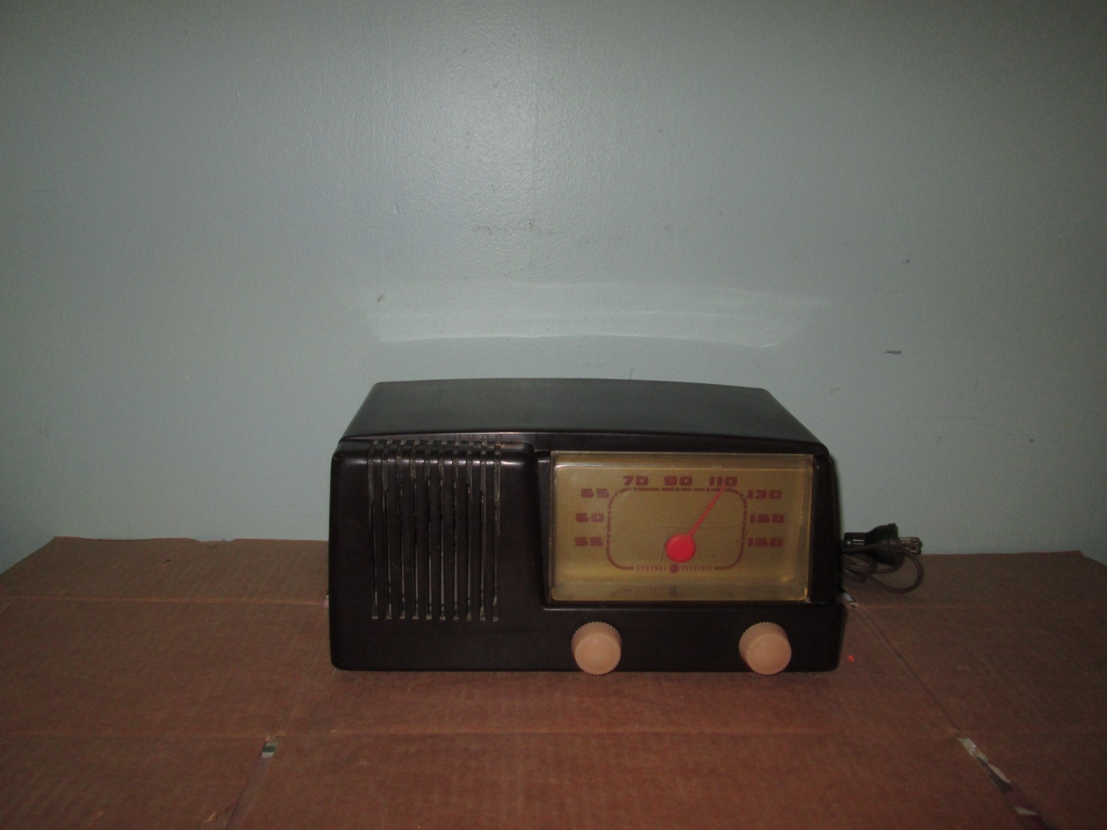 1950 General Electric GE Model 400 AM 5 Tube Radio Vintage