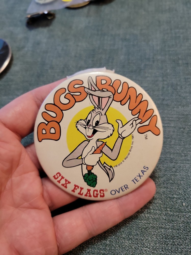 Vintage Bugs Bunny Six Flags Over Texas Pin Button