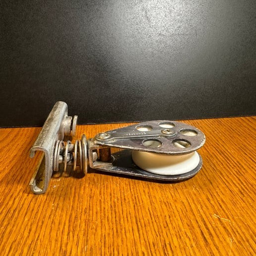 2.5" Schaefer Stand Up Spring Block Car