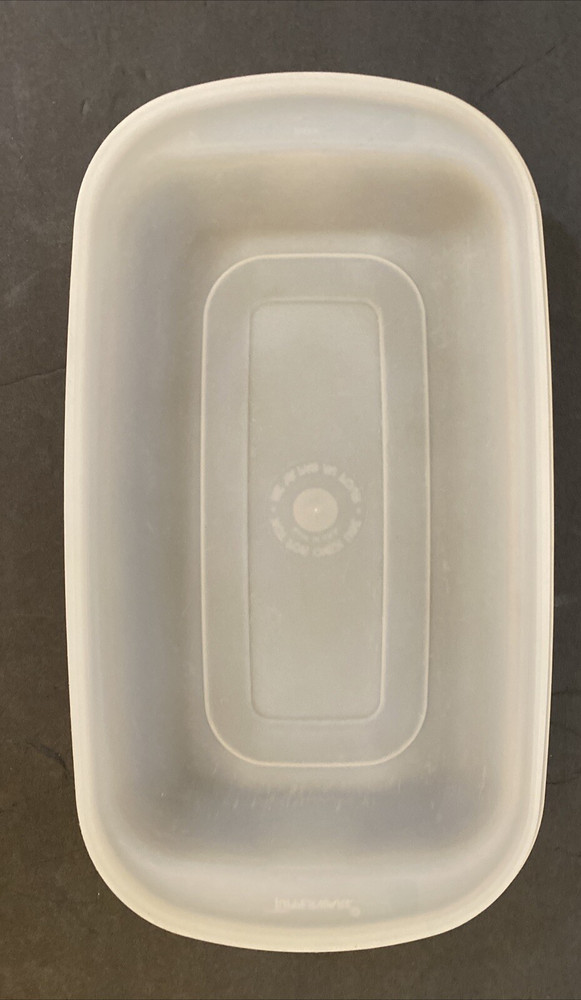 Tupperware Replacement 1747 Plastic storage Lid for Ultra 21 Bread pan 1745