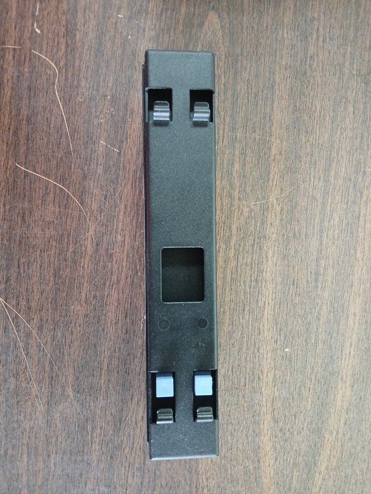 Dell 6016 Basic Rack Power Distribution Unit PDU G761N