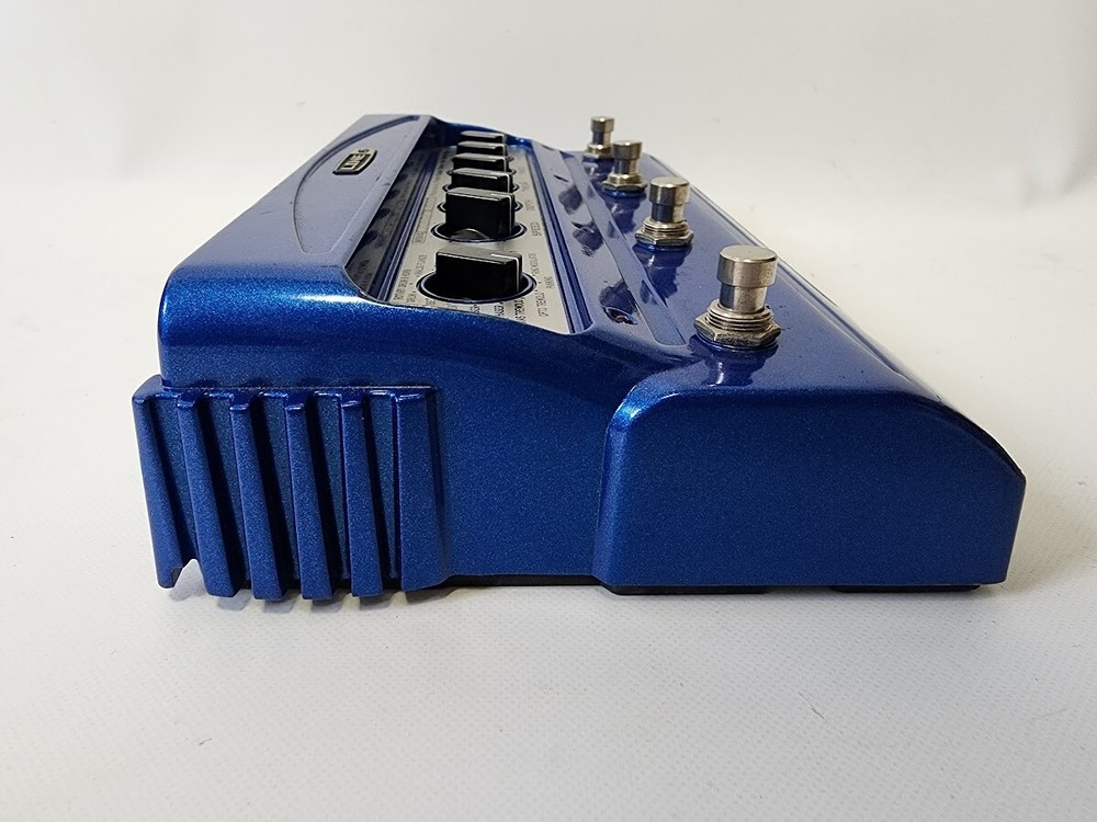 Line6 MM4 Modulation Modeler Guitar Effect Pedal