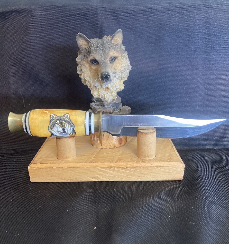 Decorative Bone Handle Hunting Blade Knife with Wolf Display Stand
