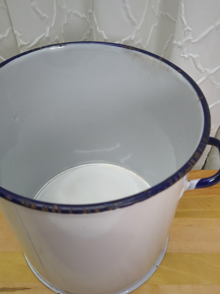 Enamelware Flour Pot