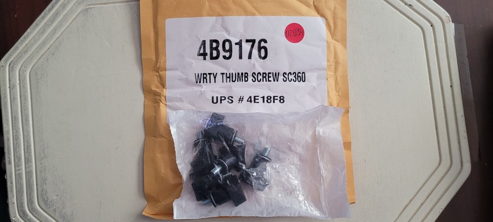 WRTY THUMB SCREW  4B9176   CS360