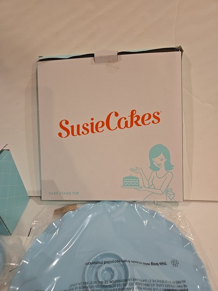 SusieCakes Cake Stand - Top & Base - Light Blue