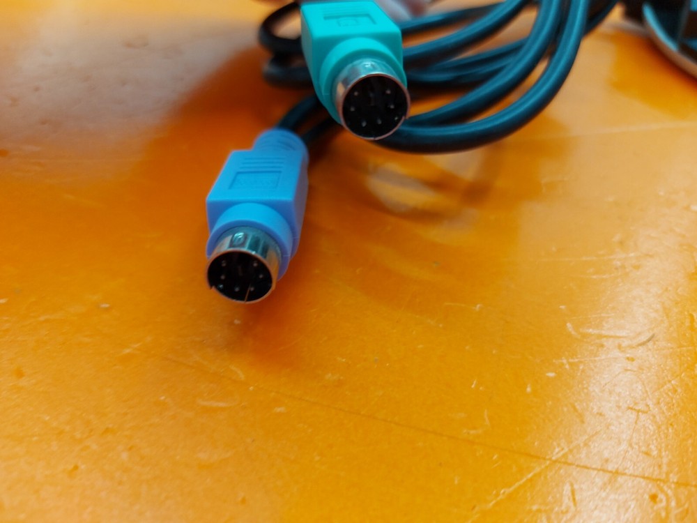 ⭐️⭐️⭐️⭐️⭐️ Cordless Keyboard & Mouse Receiver UFO-1