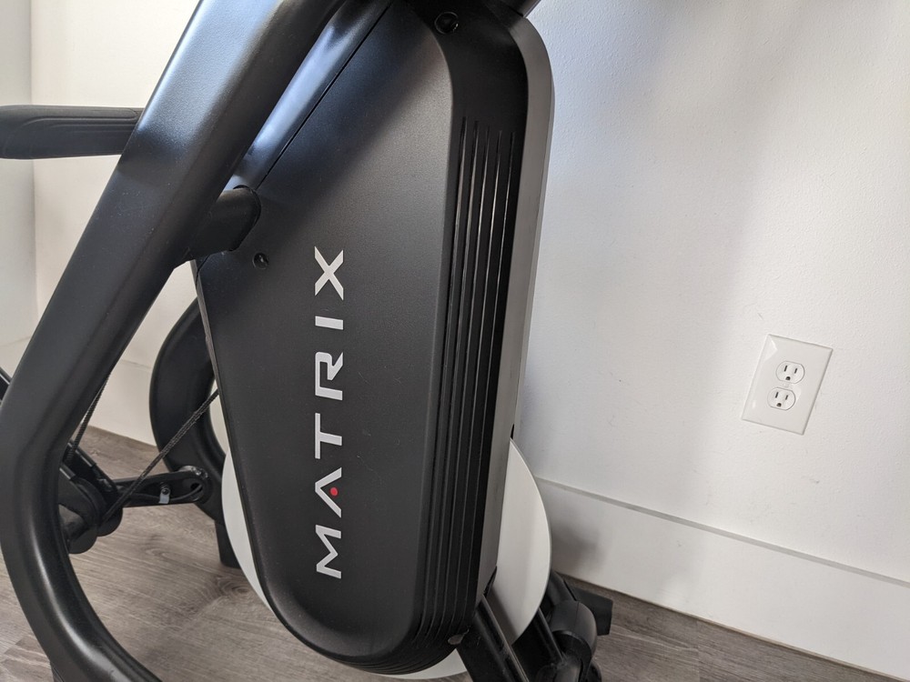 Matrix ROWER-2, 10 Magnetic Resistance settings, Veritcal Compact Storage