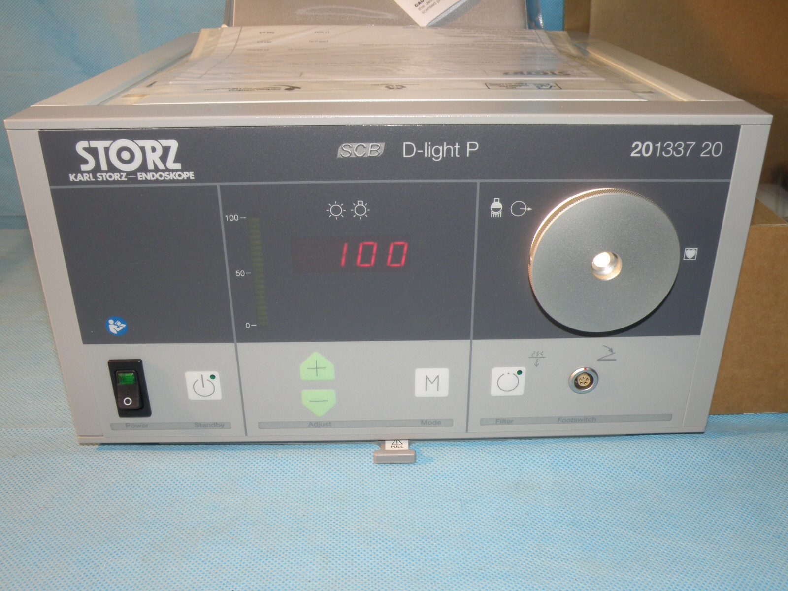Storz 300 watt Xenon Light Source for Endoscopy, 0 hours, with footswitch, NEW!