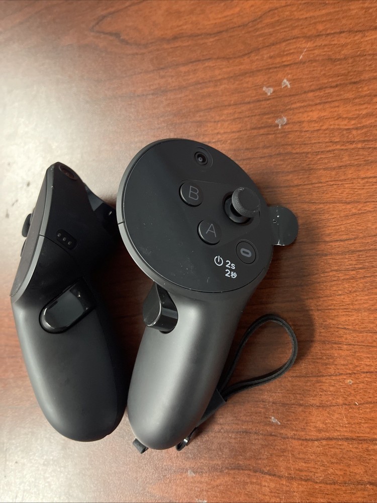 Meta Quest Pro Controllers Left and Right Pair - Good Condition