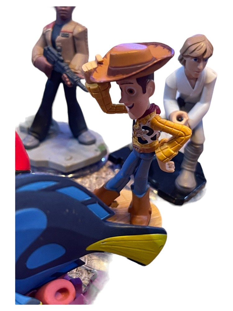 Lot 10 Disney Infinity Figures