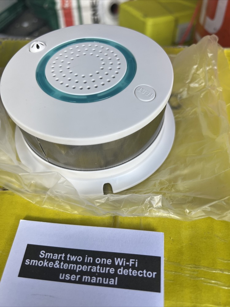 Smart WiFi Smoke Detector And Temperature Detector Combo Replaceable Battery New