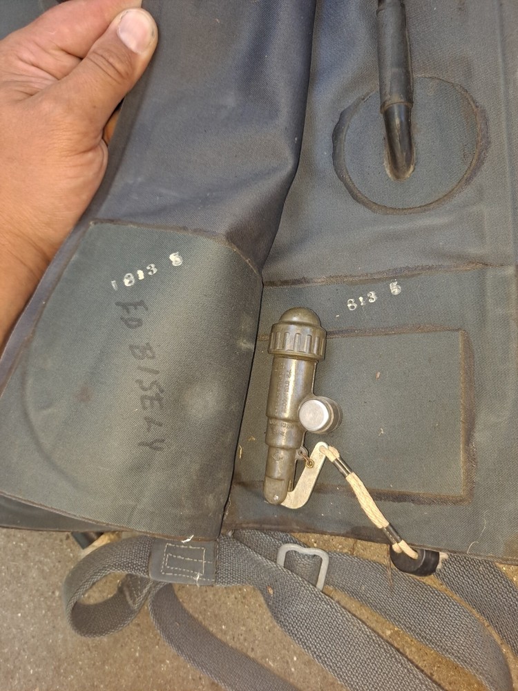 Id'd US Navy Pneumatic Life Vest Eagle Rubber Company 1943/1945 NeoPrene