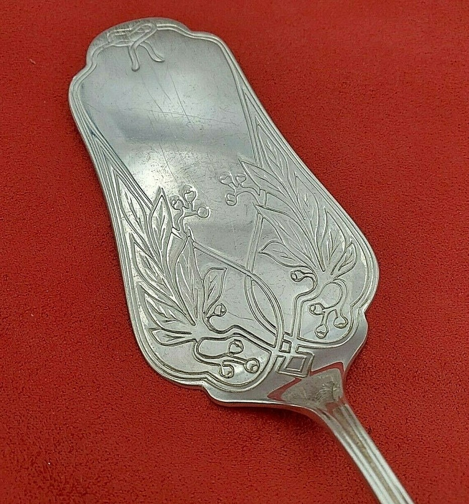 800 Silver Petit Four or Pie Server with Design on Blade #10908
