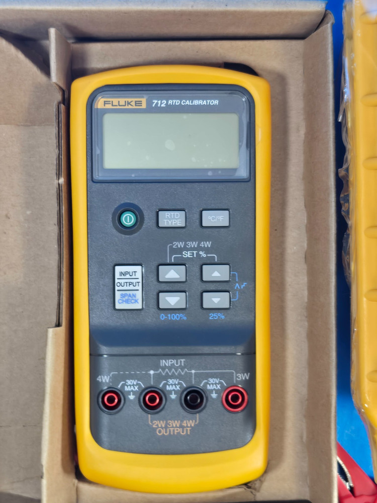 Fluke 712b RTD Calibrator Pristine!