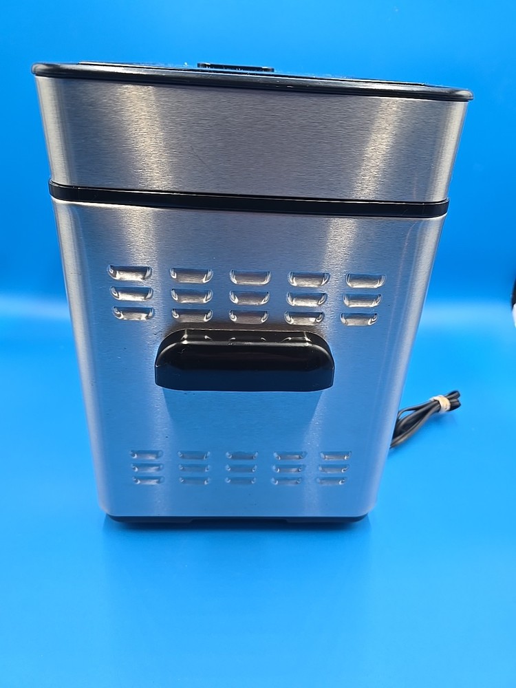 Cuisinart CBK100 Automatic Bread Maker Machine Silver 120VAC 500W