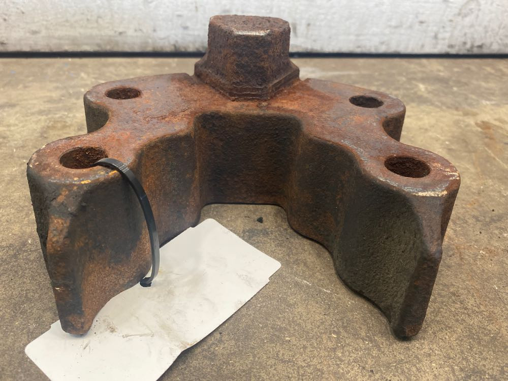 Suspension Bracket (641-12506)