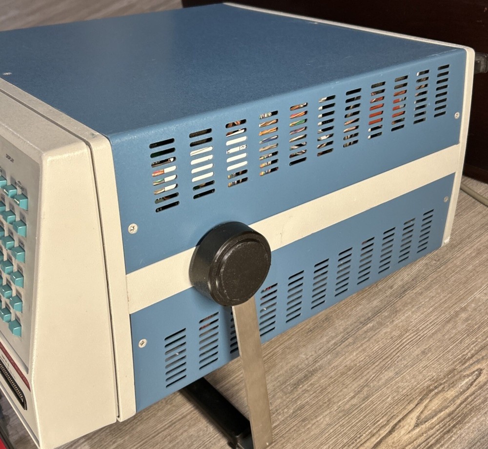 Gould Biomation K100-D Digital Logic Analyzer, Error Flashing, Powers On