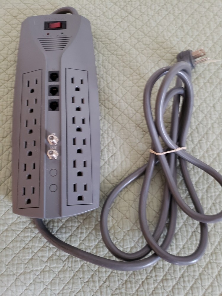 Stratitec S5202A Power Surge Protector