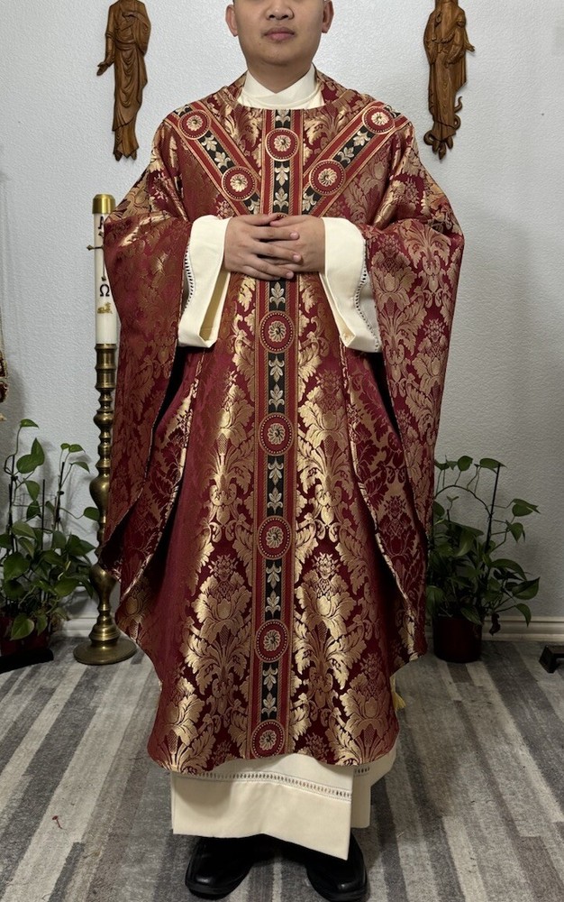 RED VESTMENT CHASUBLE & STOLE