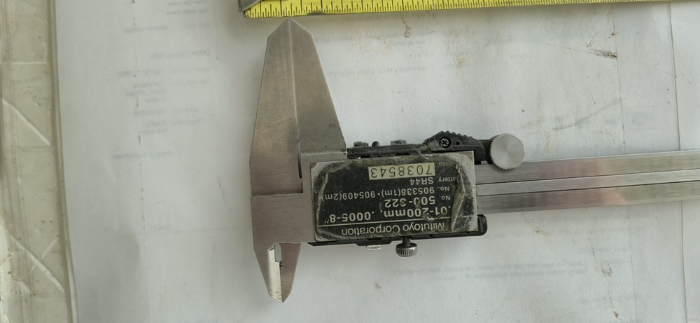 Mitutoyo 500-322 Digimatic 8" Calipers. 1 Small Issue-- READ DESCRIPTION PLEASE
