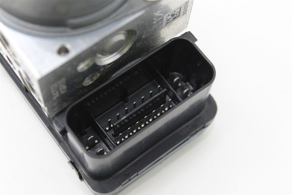 2016-2018 DUCATI HYPERMOTARD 939 SP ABS Control Unit - 54240402A